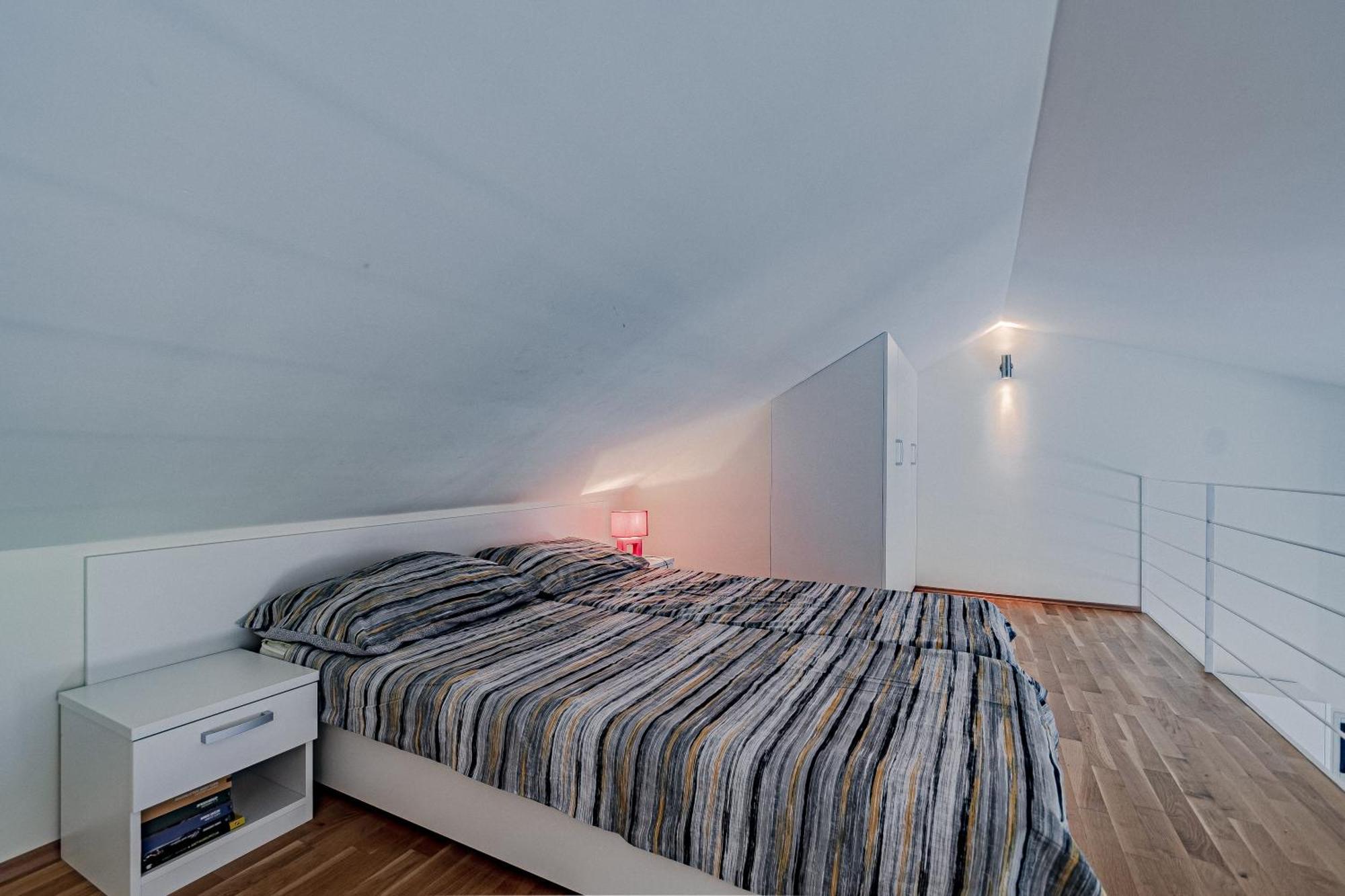 Apartment Vila Inga Postira Bagian luar foto